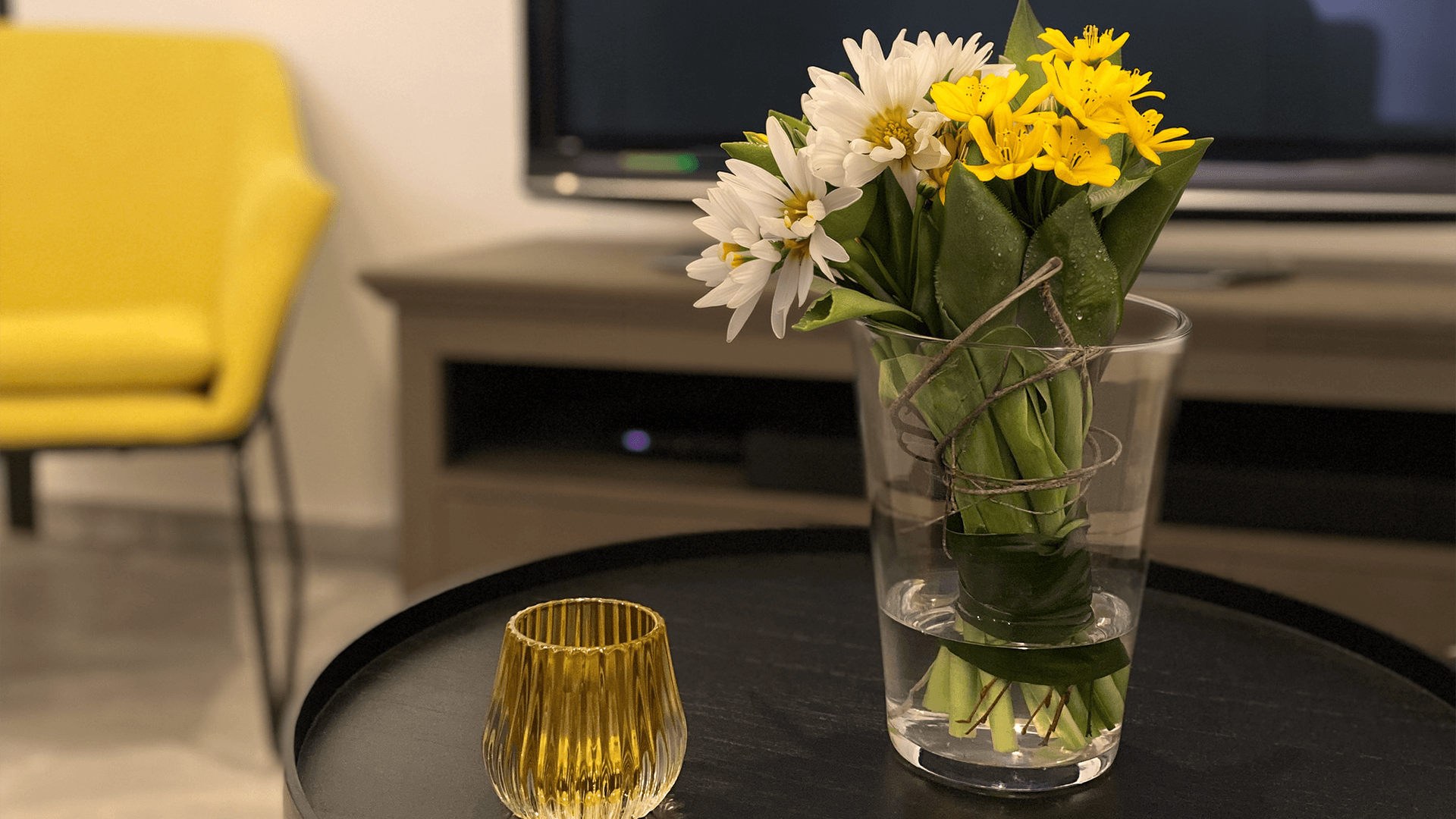 Salle de bain moderne avec douche à l'italienne de l'appartement Ô P'ti Cavens